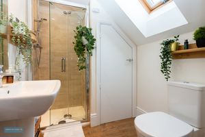 En-suite Shower Room- click for photo gallery